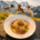 Tirol-BARF Sous-Vide gegarte Stubaier-Lamm-Brühwurst mit Zucchini, Karotte, Apfel auf Cous-Cous